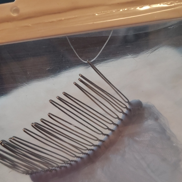 Bridal elbow length veil - Picture 4 of 5